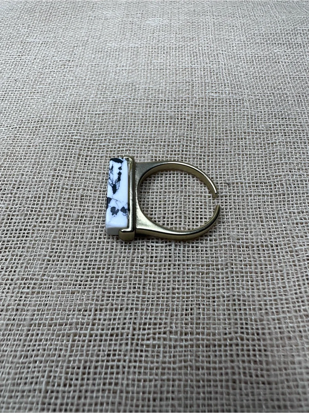 Minimalist Gold-tone Statement Rectangular Ring 7